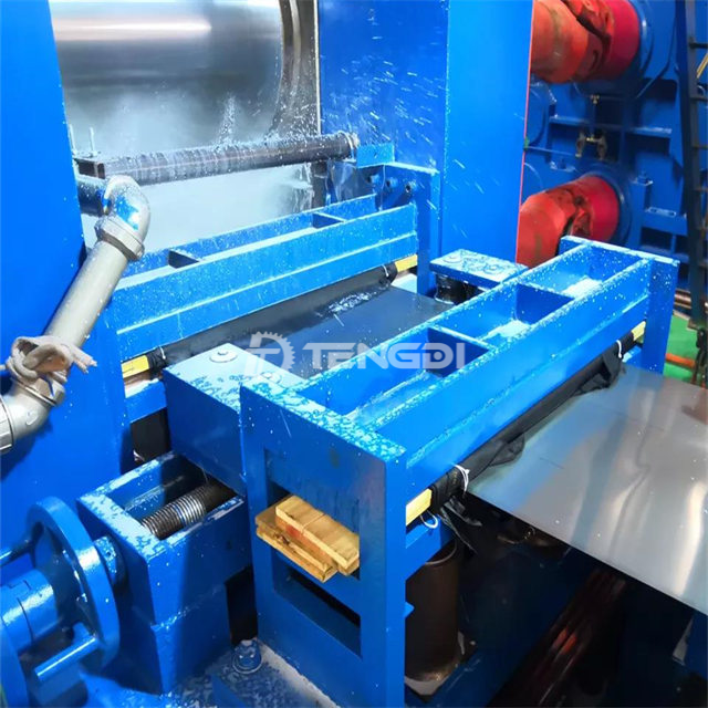 Reversing cold rolling mill