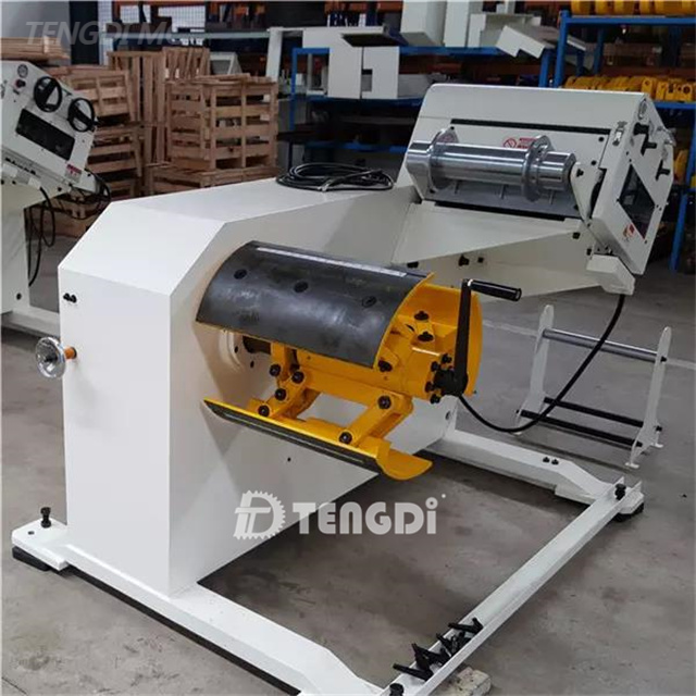 Fully automatic hydraulic uncoiler